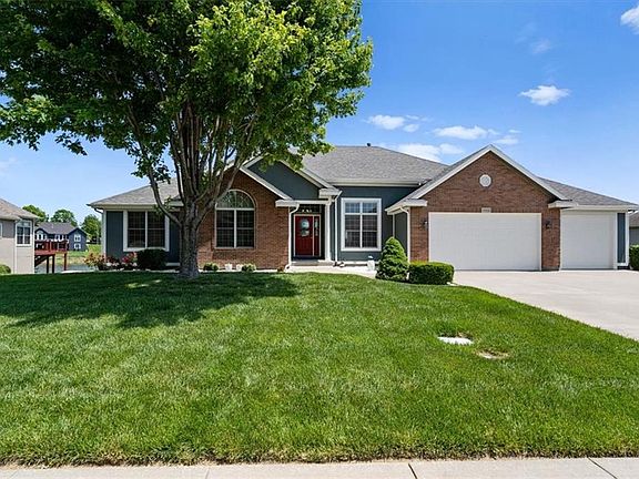 2nd image of 15023 Lakeview Dr