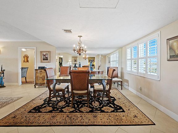 5th image of 3960 Oaks Clubhouse Drive #403