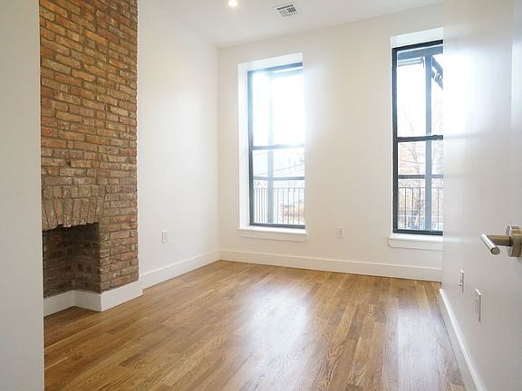 5th image of 94 Lewis Ave #2R