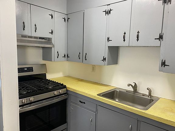 2nd image of 75 Crapo St #3N