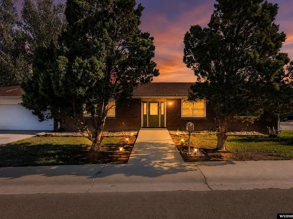 1317 Cottonwood Dr, Rock Springs, WY 82901