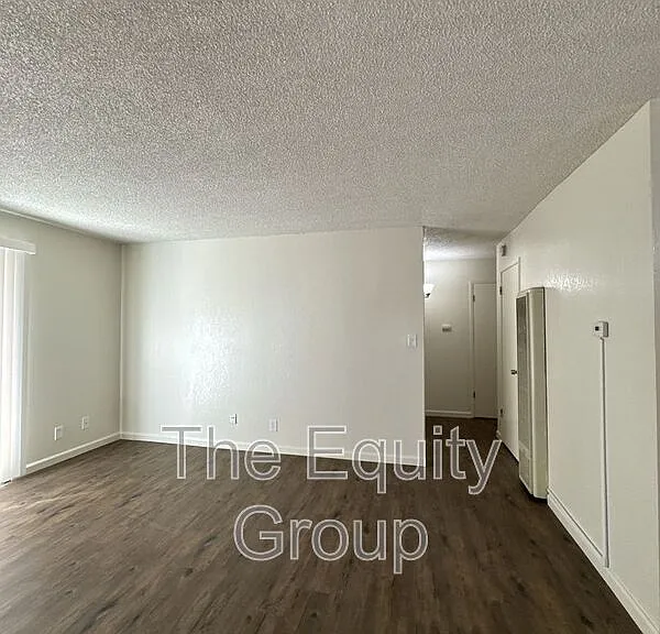 1426 W Elowin Ave — Photo 8