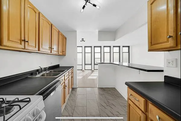 6700 S South Shore Dr — Photo 3