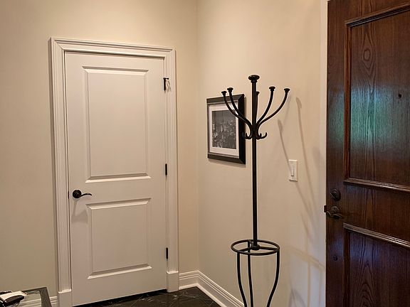 2nd image of 622 Forest Ct APT 2D