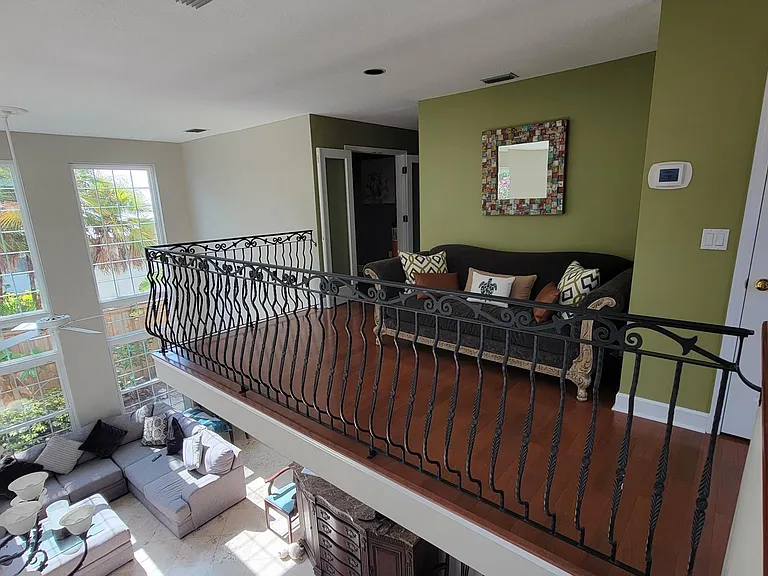 525 Melrose Ave — Photo 17