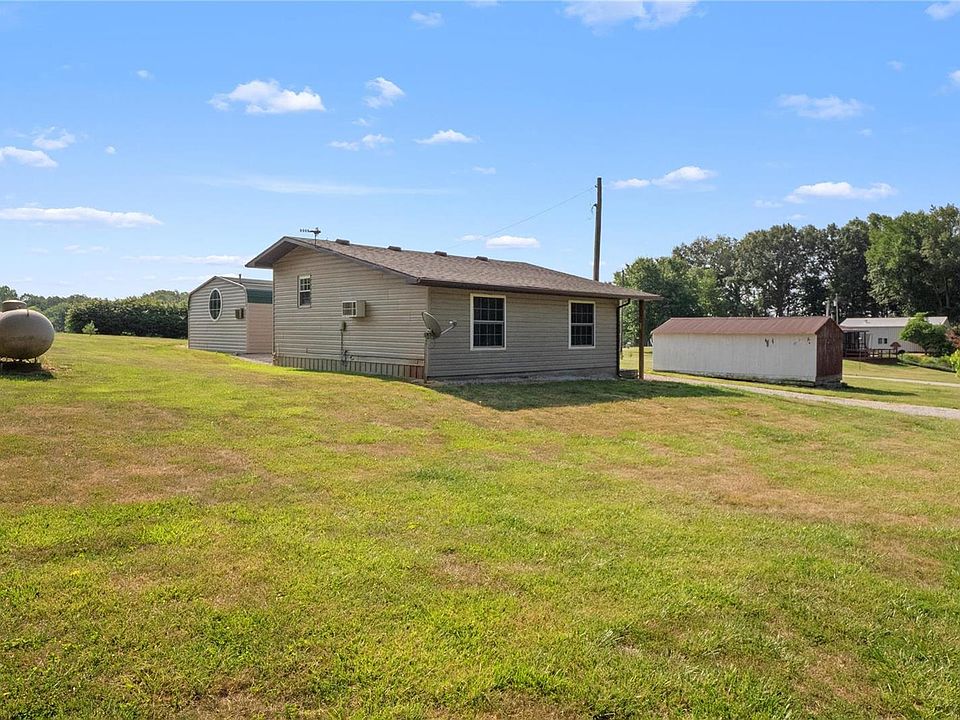 987 Red Ball Trl, Coffeen, IL 62017 Zillow