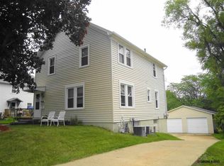 2030 Mullin Rd, Dubuque, IA 52001