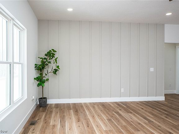 3rd image of 8421 Wadsworth Rd