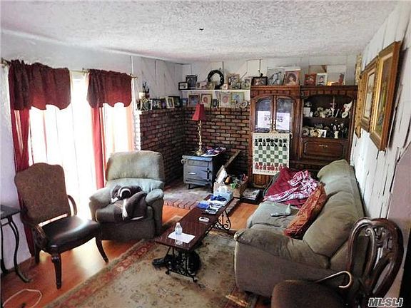 4th image of 18 Hartwell Dr