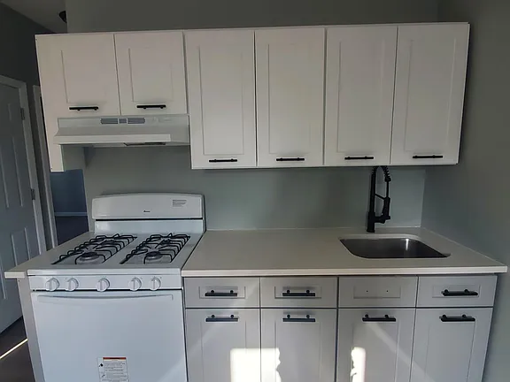 2 Bedrooms at 188 Scheerer Ave #1a, Newark NJ — photo 2