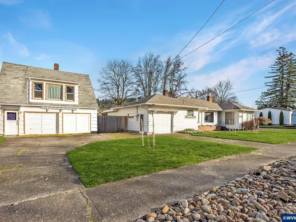 995 River St, Lebanon, OR 97355