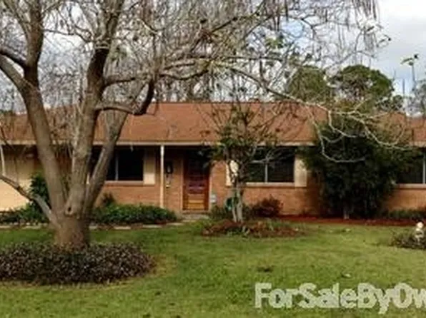 113 Meadow Ln, West Columbia, TX 77486