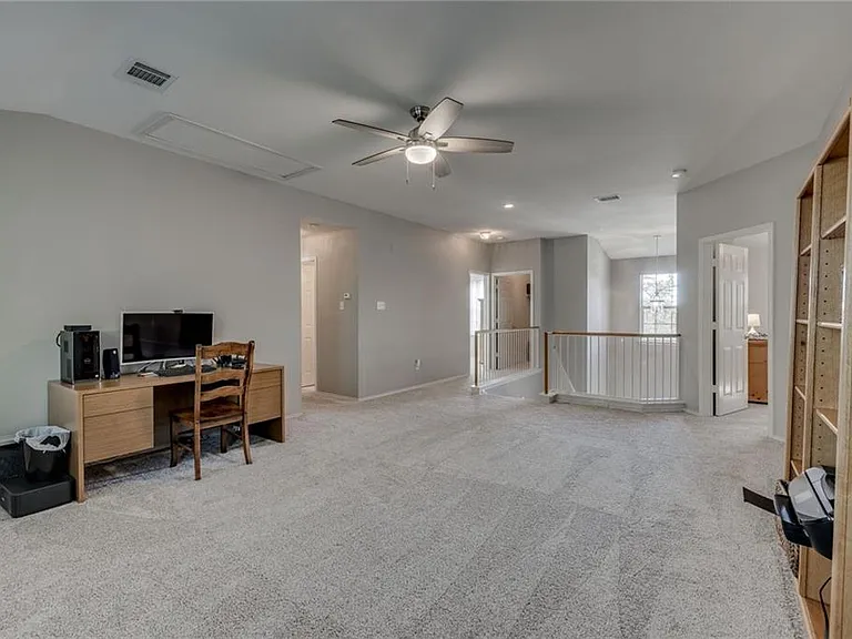 1405 Faustino Cv — Photo 3