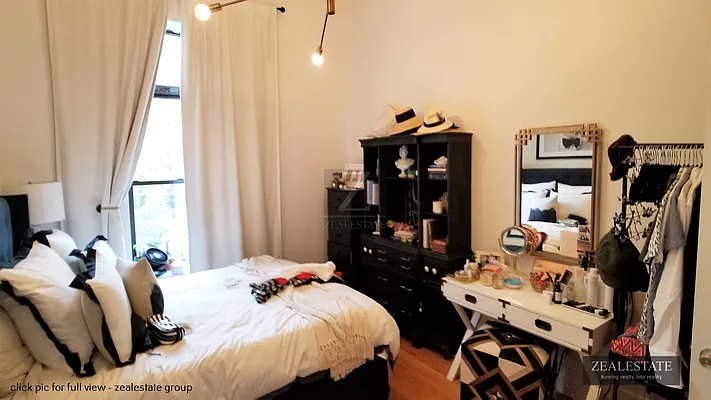 Rented by ZealEstate Group Inc | media 29