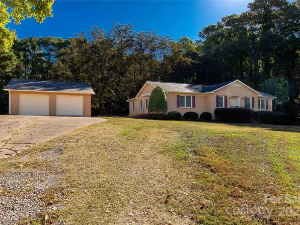 2210 Canberra Dr, Rock Hill, SC 29732