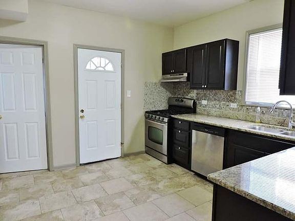 2nd image of 6425 N Talman Ave APT 2