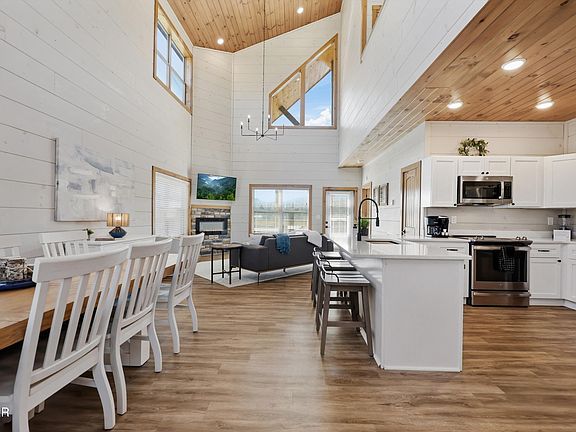 4th image of 2872 Sequoia Rd