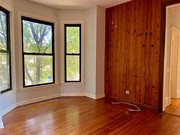 3rd image of 3763 N Kenmore Ave #2E
