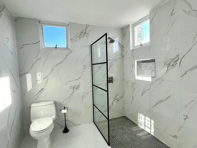 1141 Vistamar Marina E — Photo 23