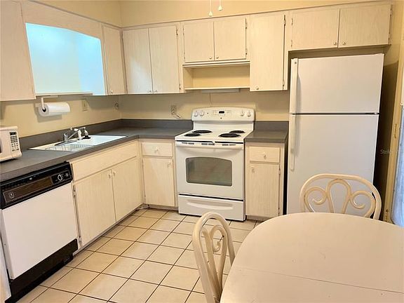 5th image of 509 W Venice Ave APT 207