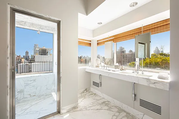 Sold by Sotheby's International Realty | media 29