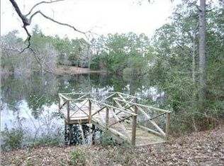 100 Pinewood Dr, Defuniak Springs, FL 32433