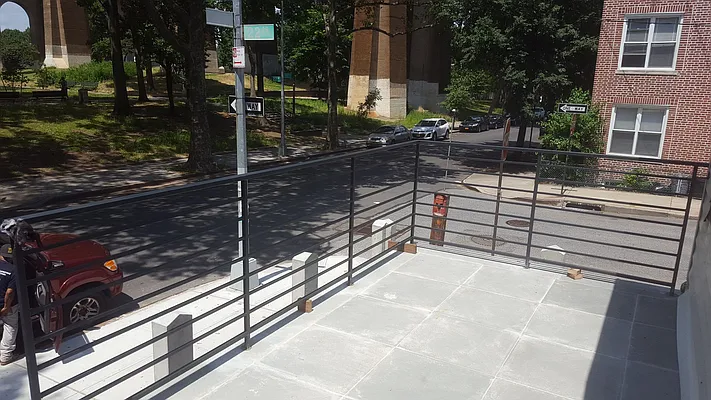 Rented by Basilious Vassos, LREB | media 33