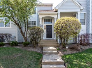 1585 Shire Ct, Gurnee, IL 60031