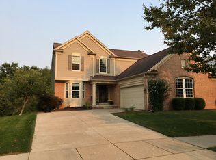 608 Rock Hollow Dr NE, Rockford, MI 49341