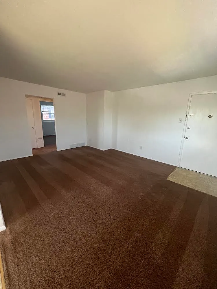2 bed, 900 sqft, $1,200 — Photo 3