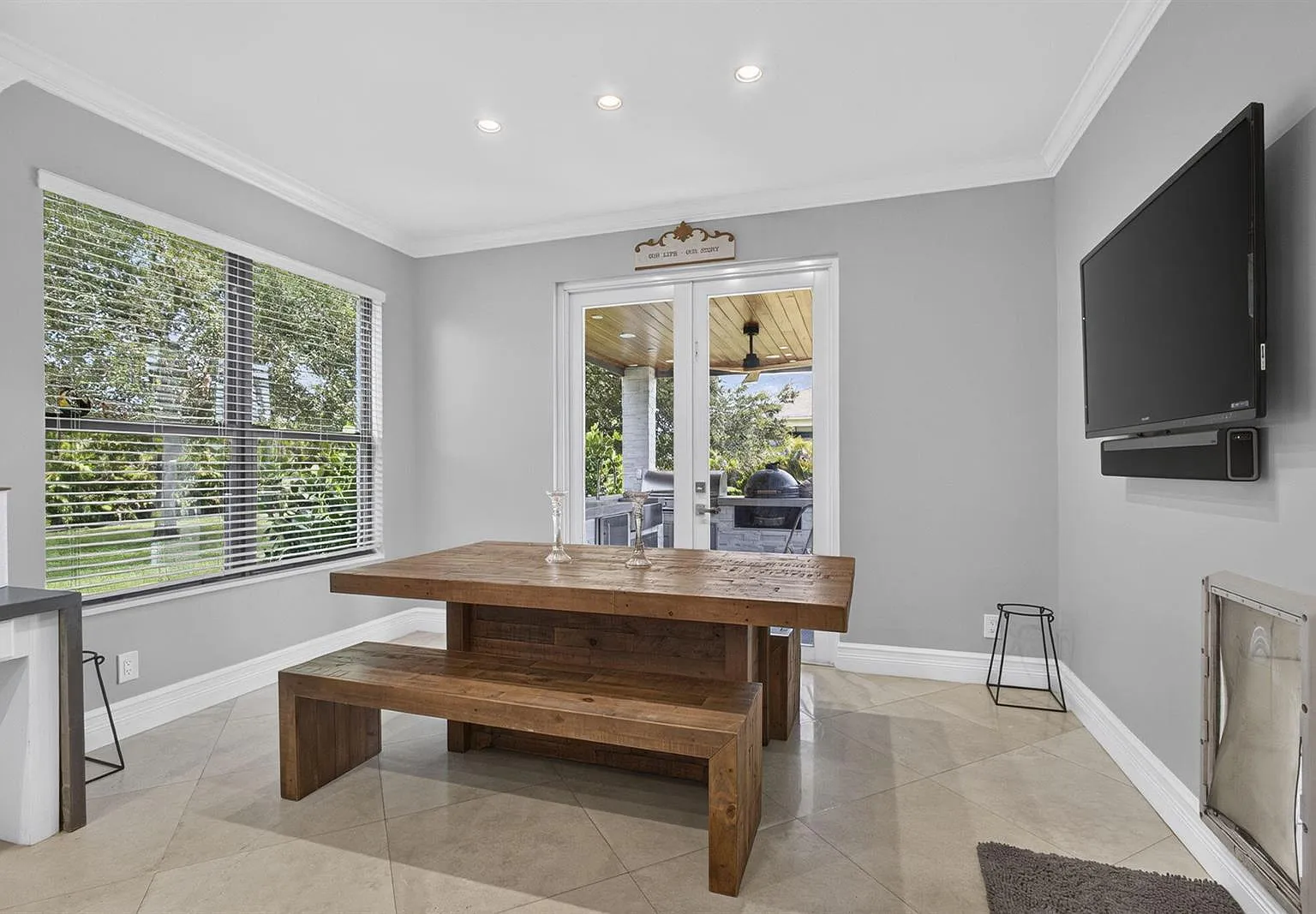6 bed, 4.5 bath, 4297 sqft, $8,499 — Photo 4