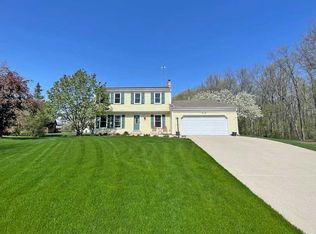 W162N10161 Indianwood Dr, Germantown, WI 53022