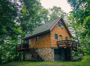 318 W Deep Ford Rd, Lansing, NC 28643