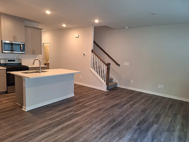 675 Rolling Fields Dr — Photo 11