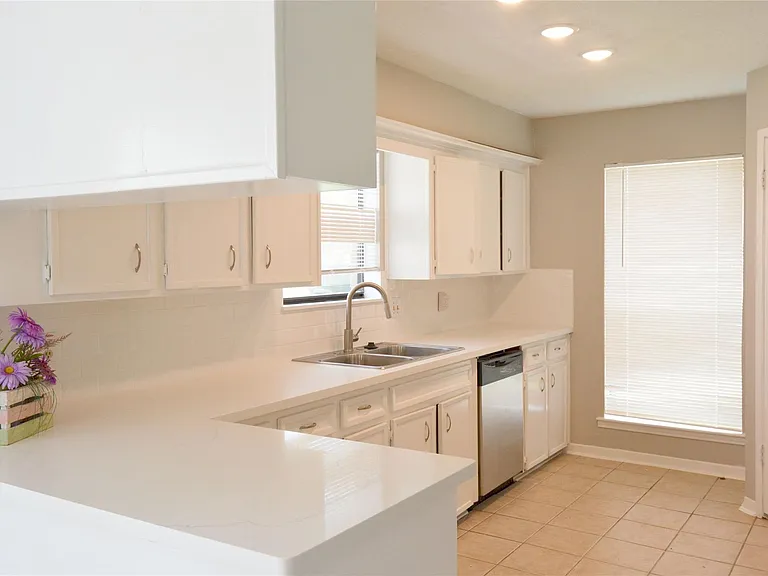 10127 Sagegate Dr — Photo 8