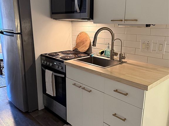 5th image of 2442 Tusitala St APT 201