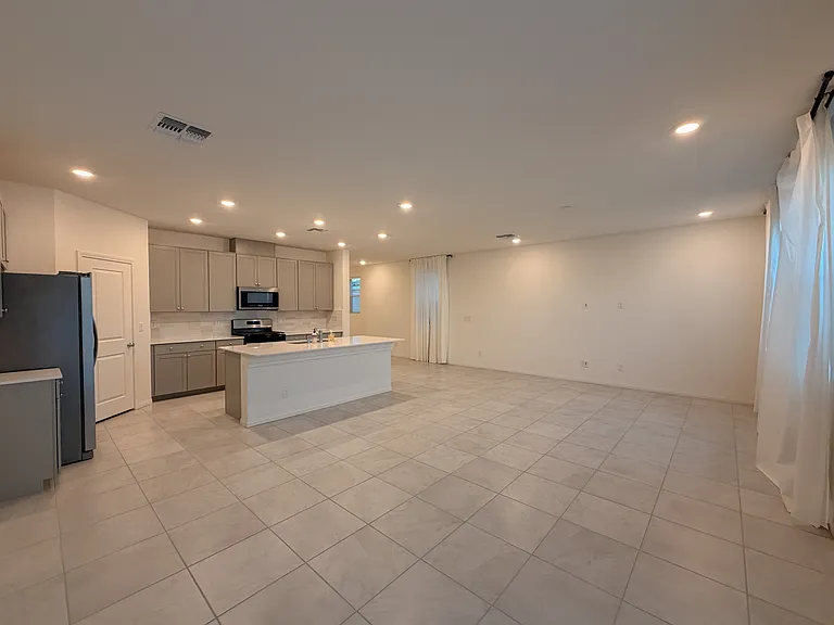 8143 Desert Cassia Ave — Photo 10