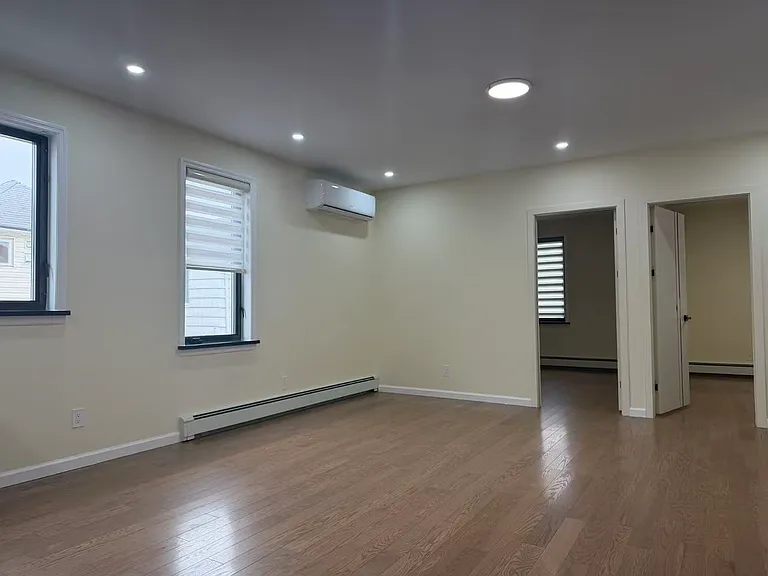 60 Lake Pl #1 — Photo 1