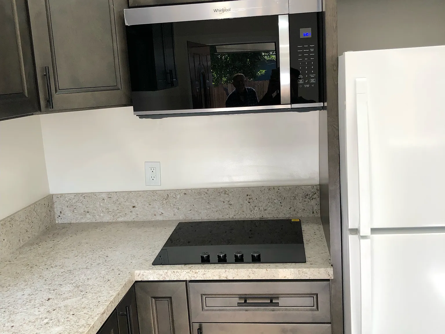 2 bed, 650 sqft, $2,500 — Photo 4