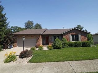 5927 W Ridgecrest Dr, Peoria, IL 61615