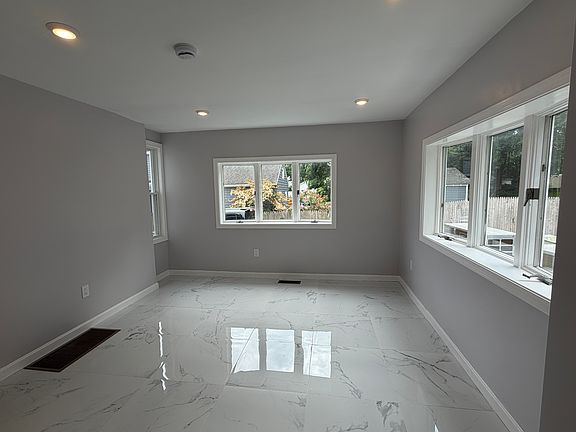 4th image of 141 Walpole St #1