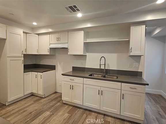 2nd image of 10962 Avalon Blvd