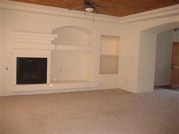 3rd image of 6801 Glenturret Way NE