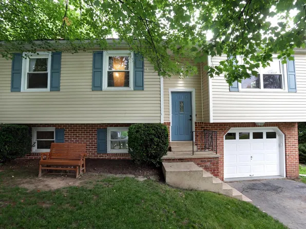 3824 Hillcrest Dr, Columbia, PA 17512