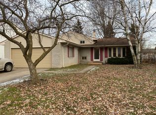 2268 Old Salem Rd, Auburn Hills, MI 48326