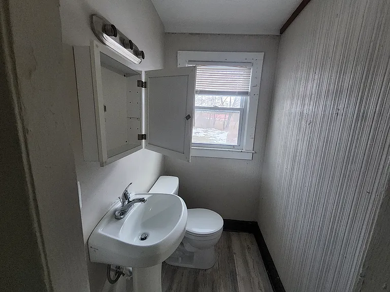 9 Spring St #4 — Photo 4