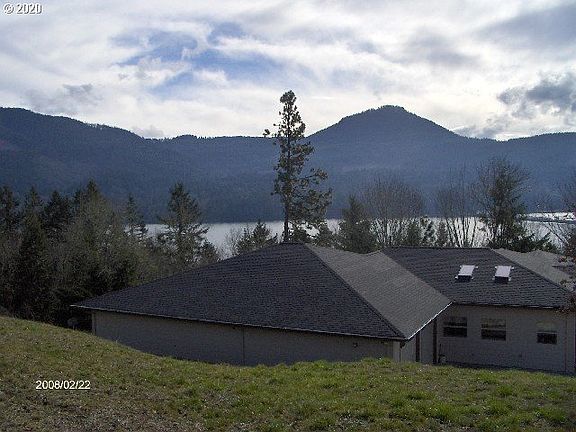 3rd image of 166 Wetleau Dr