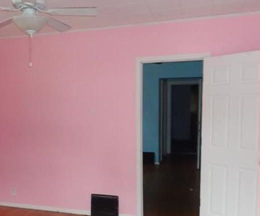 4th image of 141 W Arlee Ave