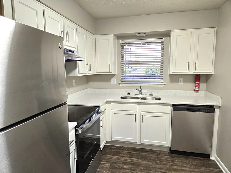 102 Saint Francis Ct #14 — Photo 2