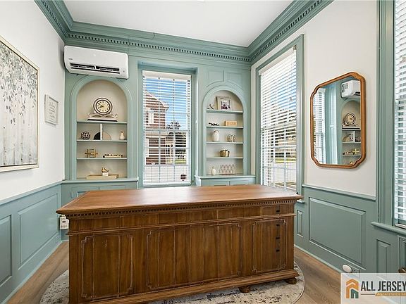 4th image of 78 Court St